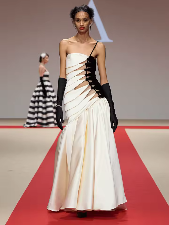 Cut Out One Spaghetti Strap Patchwork Mermaid Wedding Gowns With Gloves