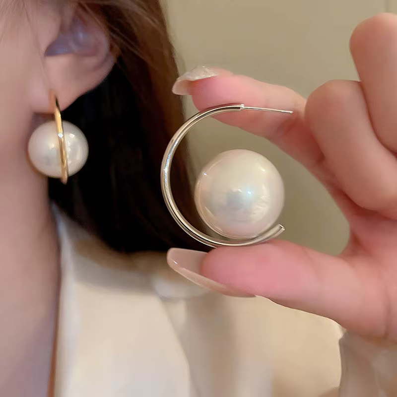 Large Round Imitation Pearl Exaggerated C-Shaped Personality Earrings