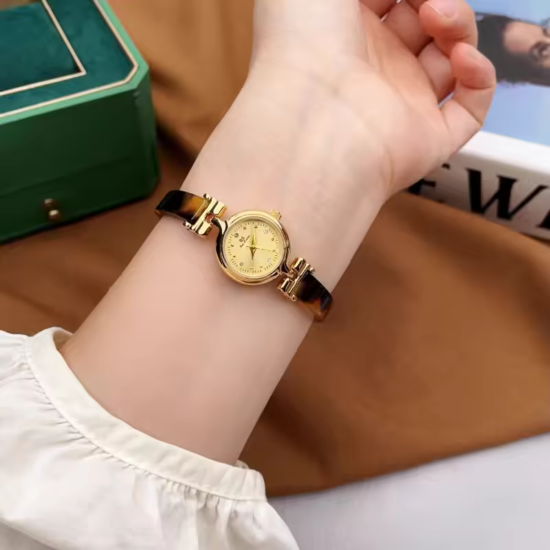 Luxury Alloy Amber Bracelet Small Dial Quartz Watch